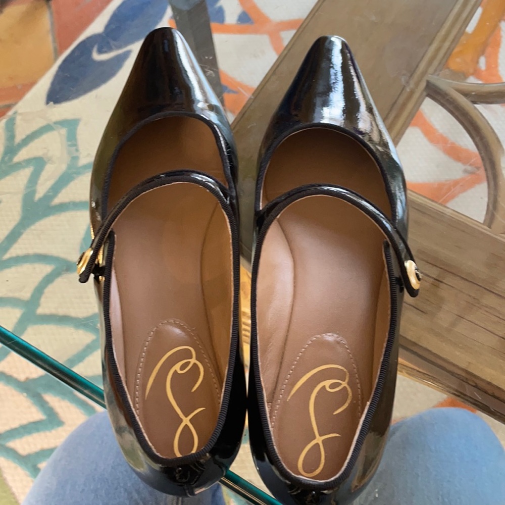 Black flats